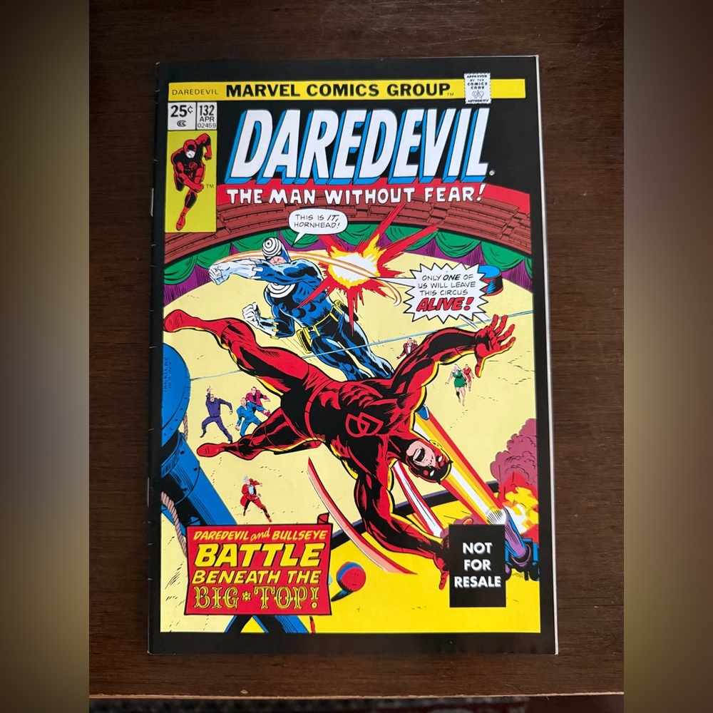 Daredevil Comic Book with Dynamic Cover Art #87 from 2005 in Good Condition